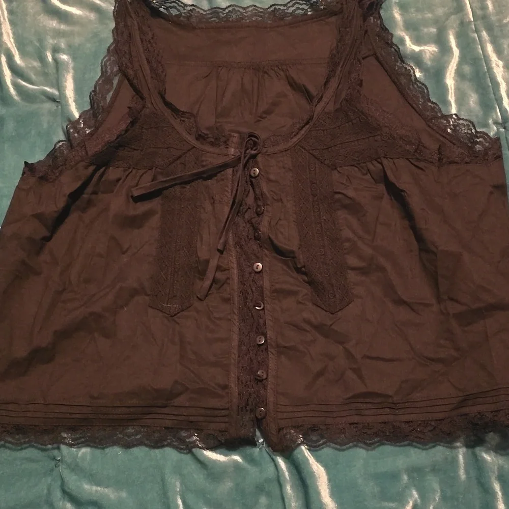 Lace Trimmed White and Black Tops - Picture 4 of 4
